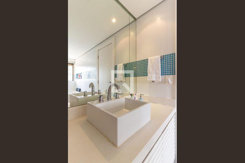 Apartamento à Venda – Pacaembu, 3 Quartos, 306 m² – São Paulo