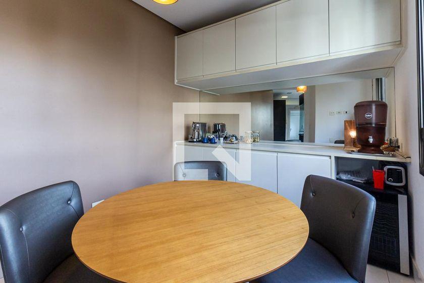 Apartamento à Venda – Pacaembu, 3 Quartos, 306 m² – São Paulo