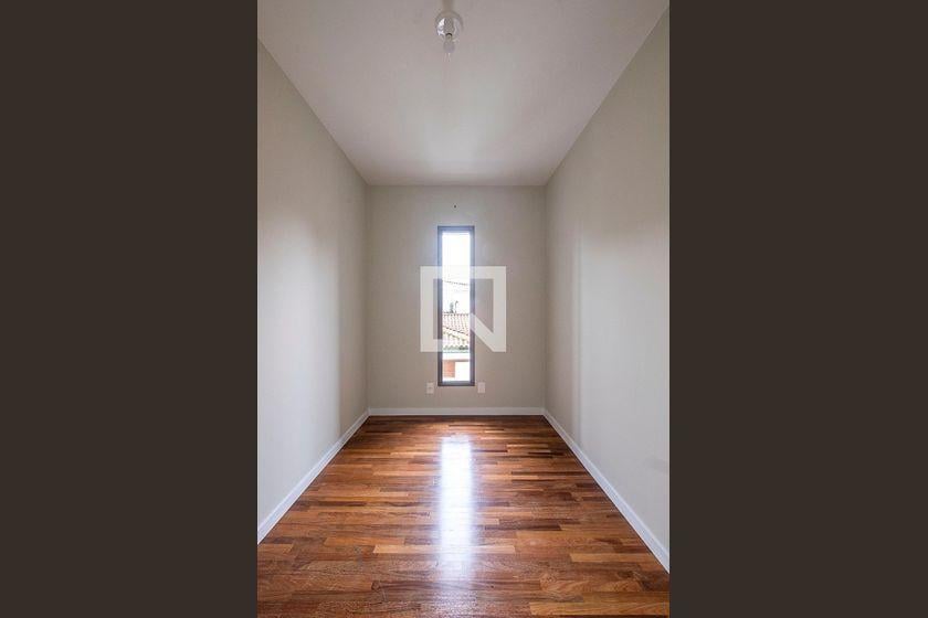 Casa à Venda – Alto de Pinheiros, 5 Quartos, 370 m² – São Paulo