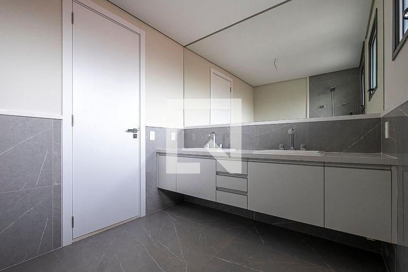 Casa à Venda – Alto de Pinheiros, 5 Quartos, 370 m² – São Paulo