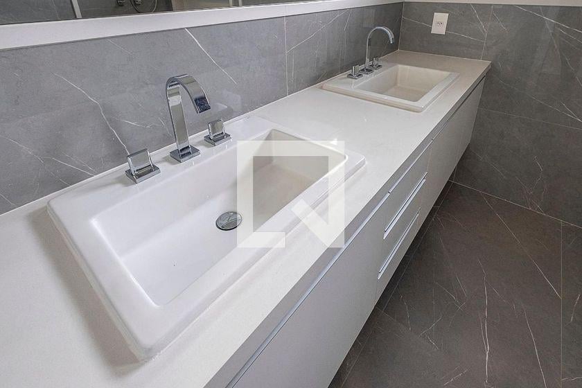Casa à Venda – Alto de Pinheiros, 5 Quartos, 370 m² – São Paulo