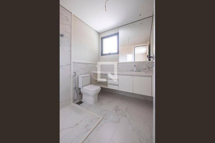 Casa à Venda – Alto de Pinheiros, 5 Quartos, 370 m² – São Paulo