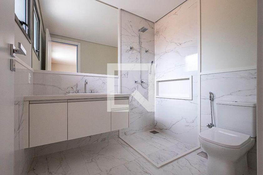 Casa à Venda – Alto de Pinheiros, 5 Quartos, 370 m² – São Paulo
