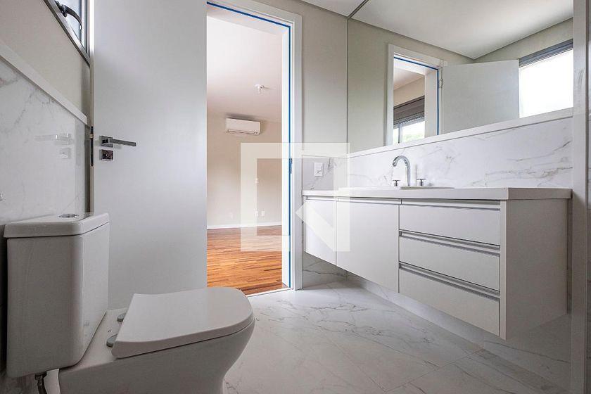 Casa à Venda – Alto de Pinheiros, 5 Quartos, 370 m² – São Paulo