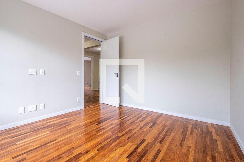 Casa à Venda – Alto de Pinheiros, 5 Quartos, 370 m² – São Paulo