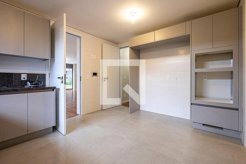 Casa à Venda – Alto de Pinheiros, 5 Quartos, 370 m² – São Paulo