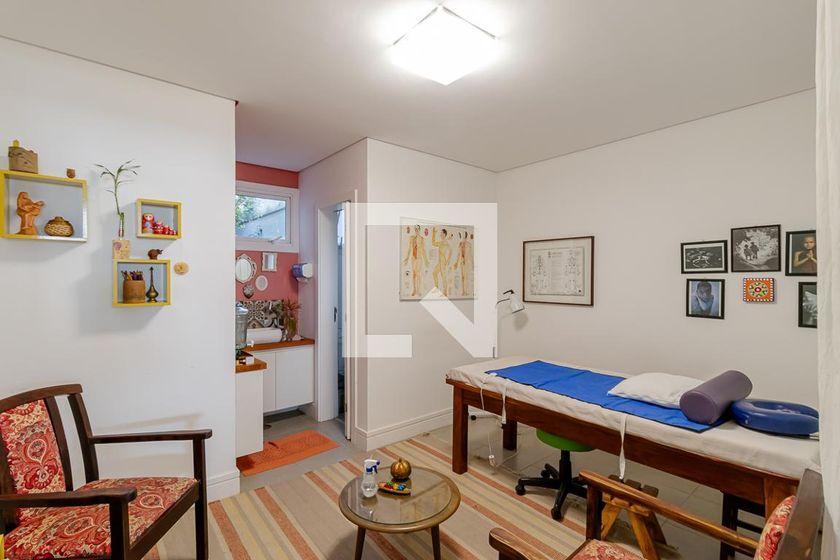 Casa à Venda – Bosque da Saúde, 6 Quartos, 380 m² – São Paulo