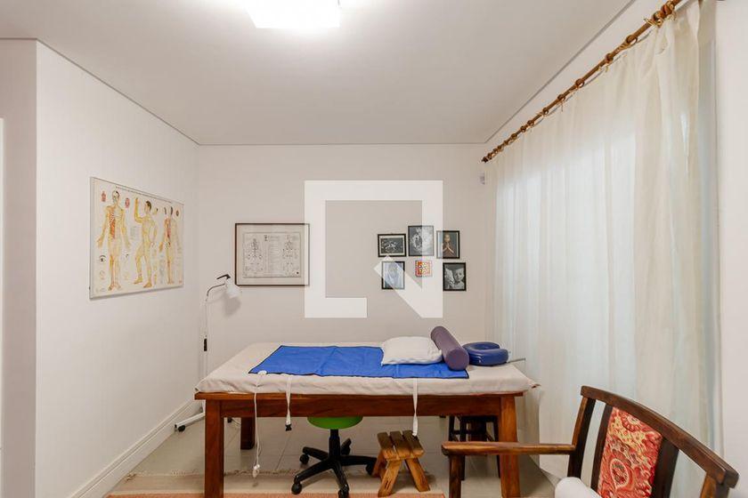 Casa à Venda – Bosque da Saúde, 6 Quartos, 380 m² – São Paulo