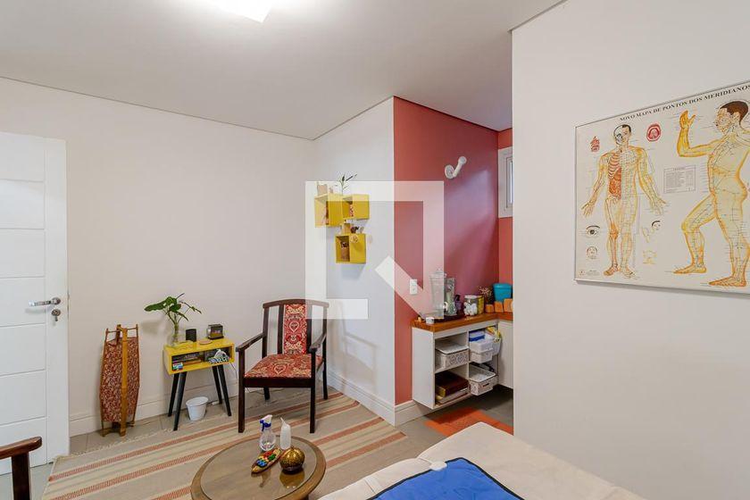 Casa à Venda – Bosque da Saúde, 6 Quartos, 380 m² – São Paulo
