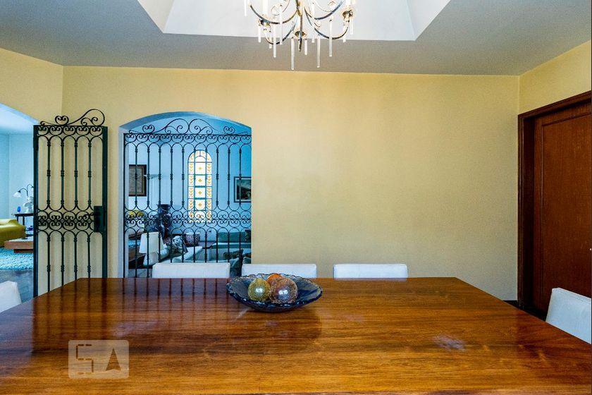 Casa à Venda – Planalto Paulista, 8 Quartos, 540 m² – São Paulo