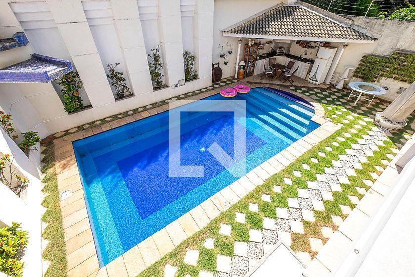 Casa à Venda – Alto de Pinheiros, 4 Quartos, 630 m² – São Paulo