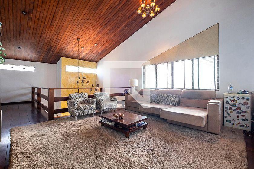 Casa à Venda – Alto de Pinheiros, 4 Quartos, 630 m² – São Paulo