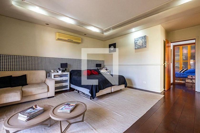 Casa à Venda – Alto de Pinheiros, 4 Quartos, 630 m² – São Paulo