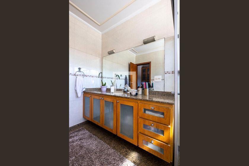 Casa à Venda – Alto de Pinheiros, 4 Quartos, 630 m² – São Paulo
