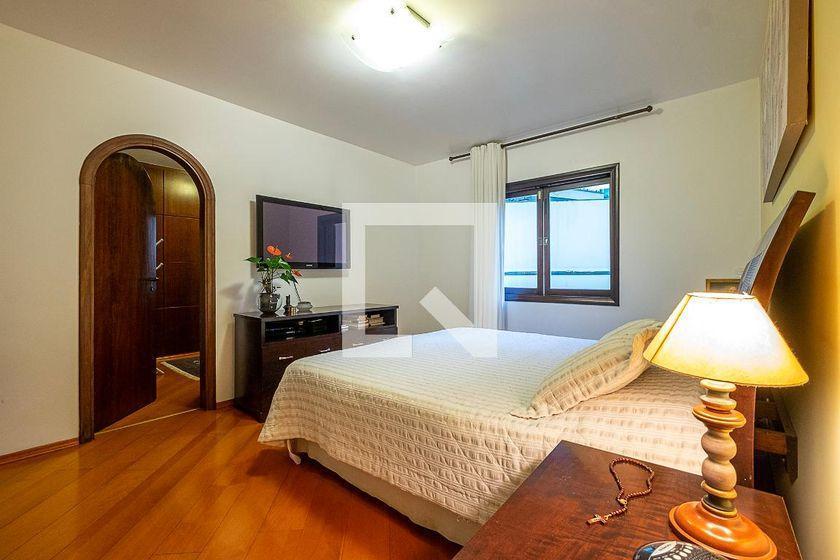 Casa à Venda – Alto de Pinheiros, 4 Quartos, 420 m² – São Paulo