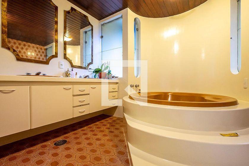 Casa à Venda – Alto de Pinheiros, 4 Quartos, 420 m² – São Paulo