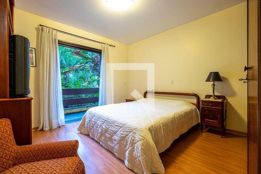 Casa à Venda – Alto de Pinheiros, 4 Quartos, 420 m² – São Paulo