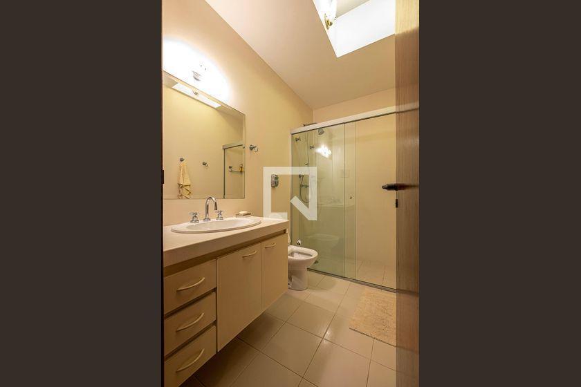 Casa à Venda – Alto de Pinheiros, 4 Quartos, 420 m² – São Paulo