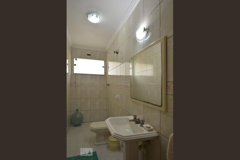 Casa à Venda – Vila Carrão, 8 Quartos, 870 m² – São Paulo