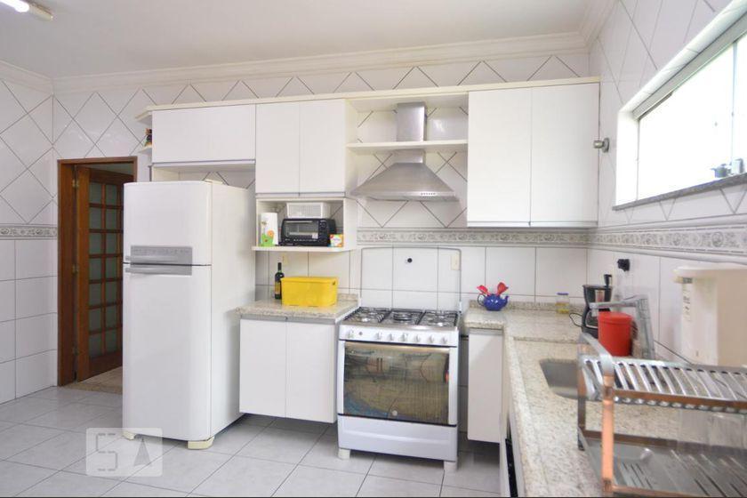 Casa à Venda – Vila Carrão, 8 Quartos, 870 m² – São Paulo