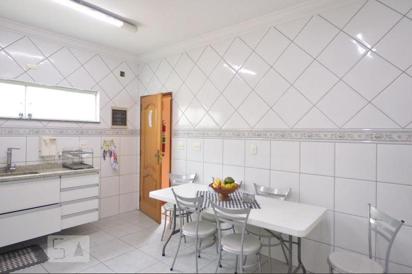 Casa à Venda – Vila Carrão, 8 Quartos, 870 m² – São Paulo