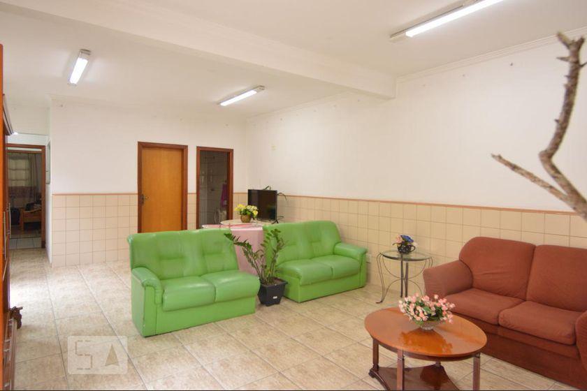 Casa à Venda – Vila Carrão, 8 Quartos, 870 m² – São Paulo