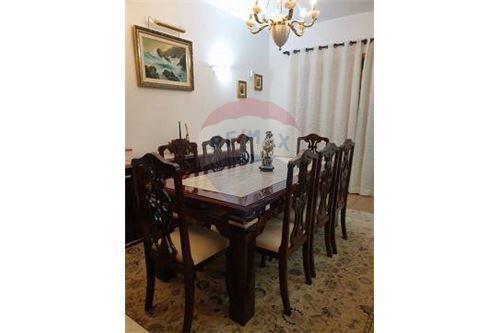 145º À venda ou Locação em Moema, fora de rota – 4 quartos, 3 garagens, com churrasqueira.