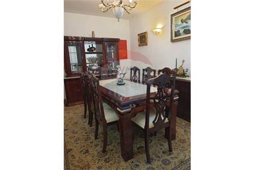 145º À venda ou Locação em Moema, fora de rota – 4 quartos, 3 garagens, com churrasqueira.