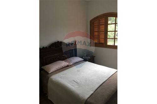 145º À venda ou Locação em Moema, fora de rota – 4 quartos, 3 garagens, com churrasqueira.