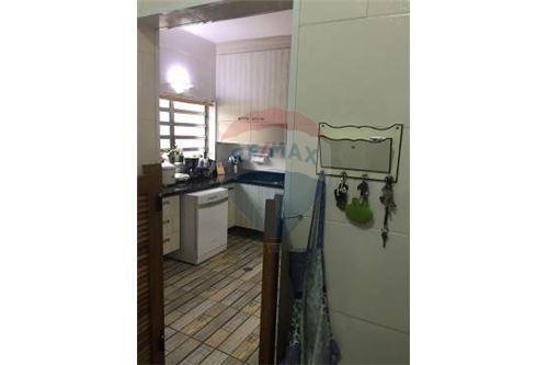145º À venda ou Locação em Moema, fora de rota – 4 quartos, 3 garagens, com churrasqueira.