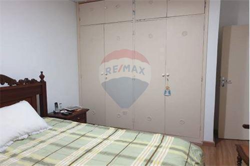 145º À venda ou Locação em Moema, fora de rota – 4 quartos, 3 garagens, com churrasqueira.