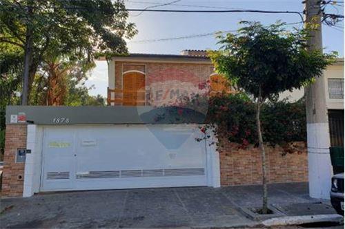 145º À venda ou Locação em Moema, fora de rota – 4 quartos, 3 garagens, com churrasqueira.