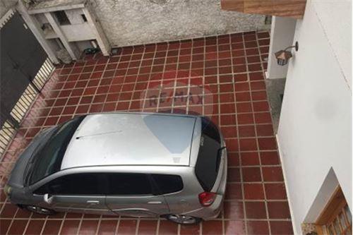 145º À venda ou Locação em Moema, fora de rota – 4 quartos, 3 garagens, com churrasqueira.
