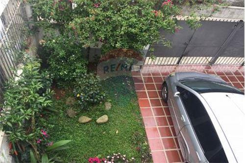 145º À venda ou Locação em Moema, fora de rota – 4 quartos, 3 garagens, com churrasqueira.