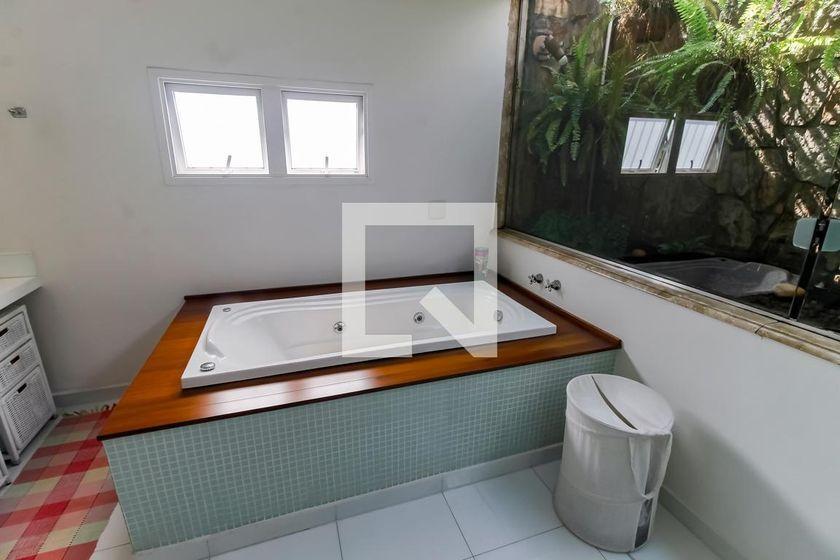 Casa à Venda – Morumbi, 6 Quartos, 450 m² – São Paulo
