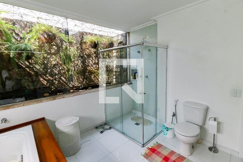 Casa à Venda – Morumbi, 6 Quartos, 450 m² – São Paulo