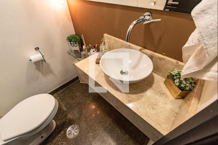 Casa à Venda – Vila Mariana, 3 Quartos, 483 m² – São Paulo