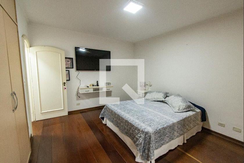 Casa à Venda – Vila Mariana, 3 Quartos, 483 m² – São Paulo