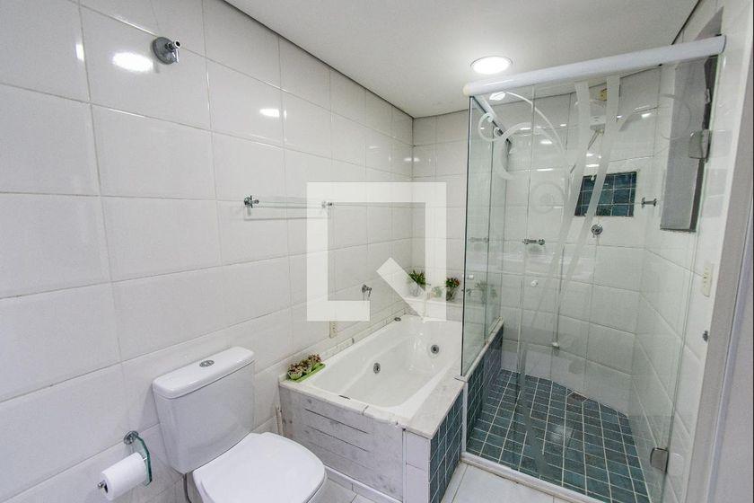 Casa à Venda – Vila Mariana, 3 Quartos, 483 m² – São Paulo