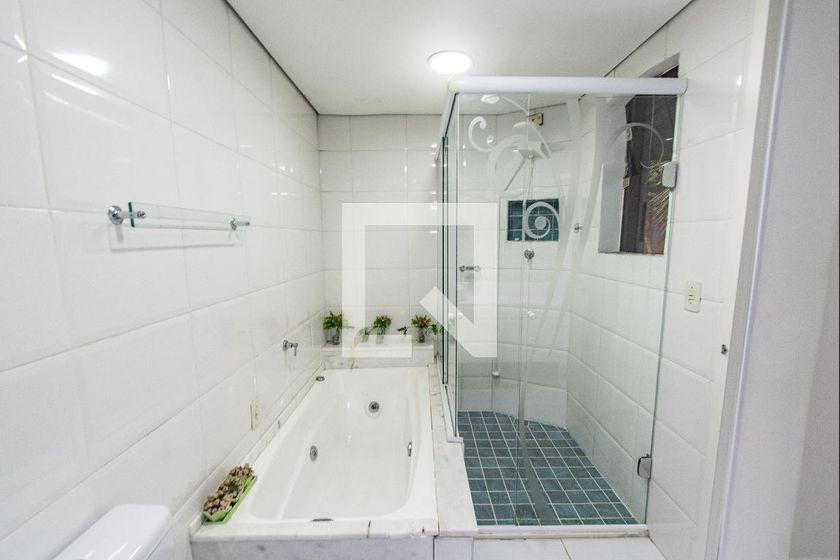 Casa à Venda – Vila Mariana, 3 Quartos, 483 m² – São Paulo
