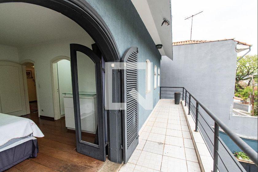 Casa à Venda – Vila Mariana, 3 Quartos, 483 m² – São Paulo