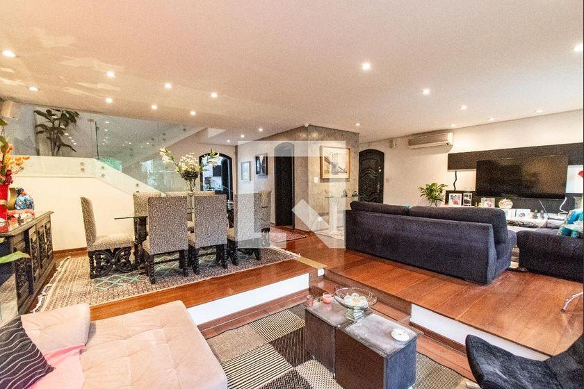 Casa à Venda – Vila Mariana, 3 Quartos, 483 m² – São Paulo