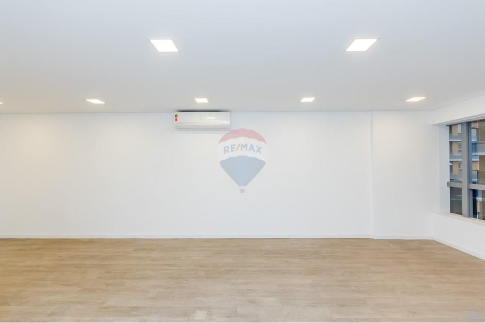 Sala Comercial à venda 50m² na Rua Cerro Corá – Vila Romana