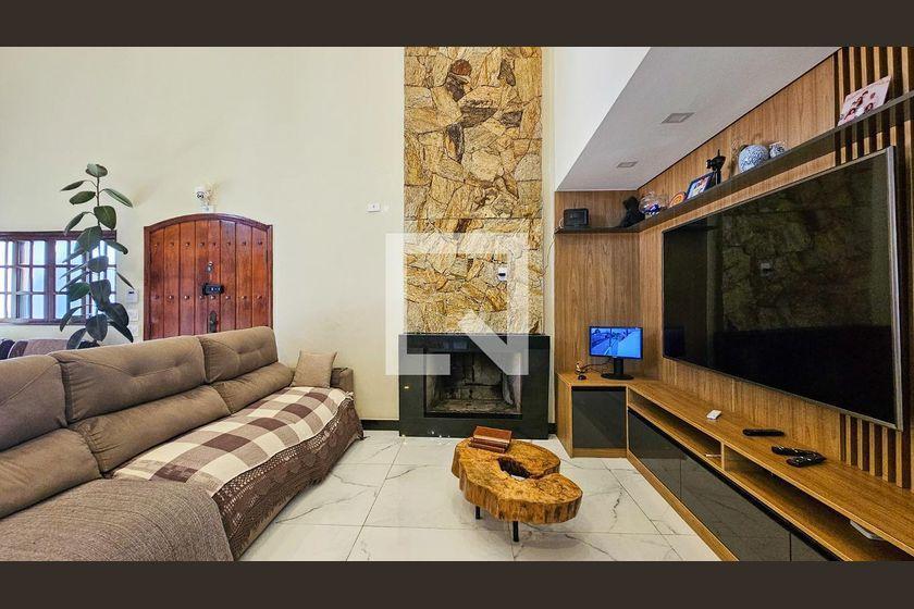 Casa à Venda – Interlagos, 6 Quartos, 714 m² – São Paulo