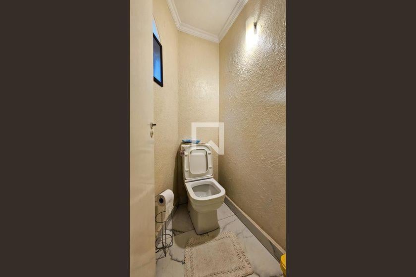 Casa à Venda – Interlagos, 6 Quartos, 714 m² – São Paulo