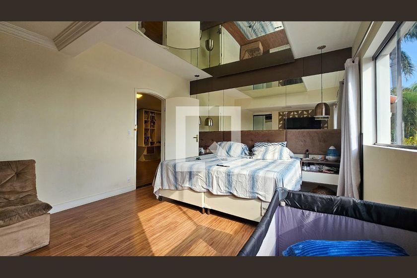 Casa à Venda – Interlagos, 6 Quartos, 714 m² – São Paulo