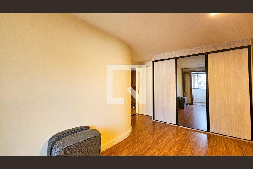 Casa à Venda – Interlagos, 6 Quartos, 714 m² – São Paulo