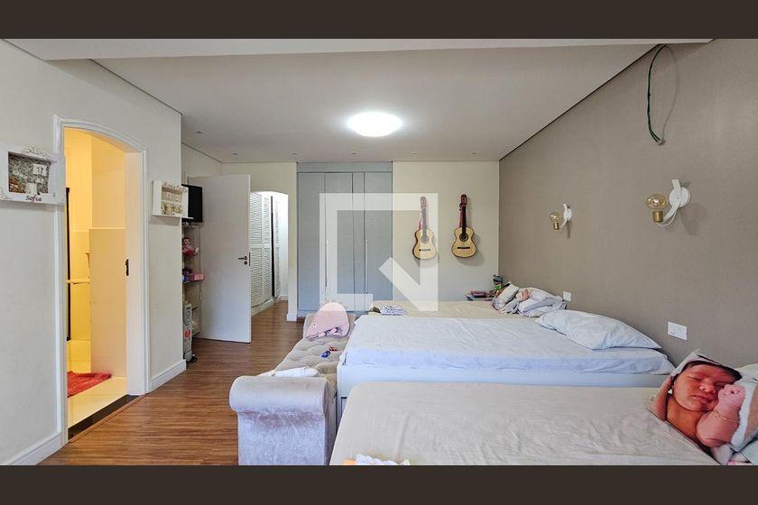 Casa à Venda – Interlagos, 6 Quartos, 714 m² – São Paulo
