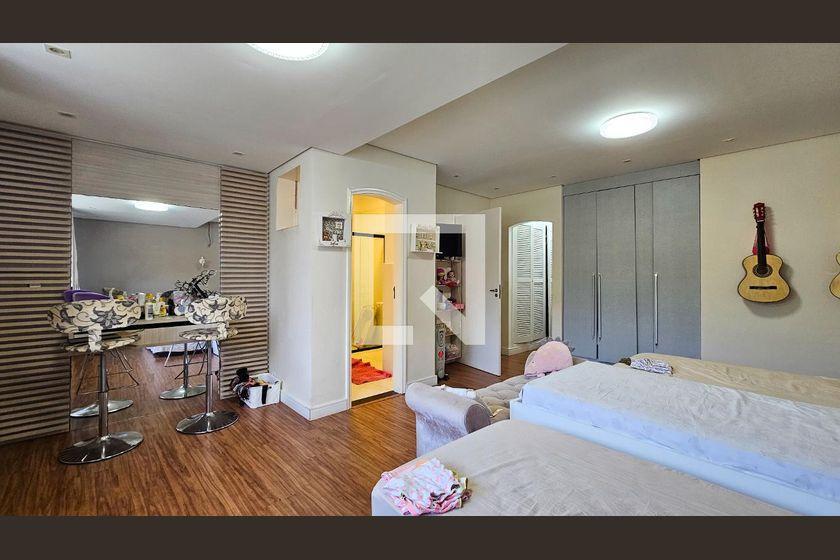 Casa à Venda – Interlagos, 6 Quartos, 714 m² – São Paulo