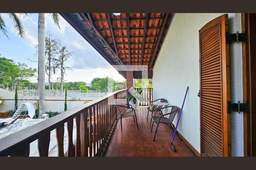 Casa à Venda – Interlagos, 6 Quartos, 714 m² – São Paulo